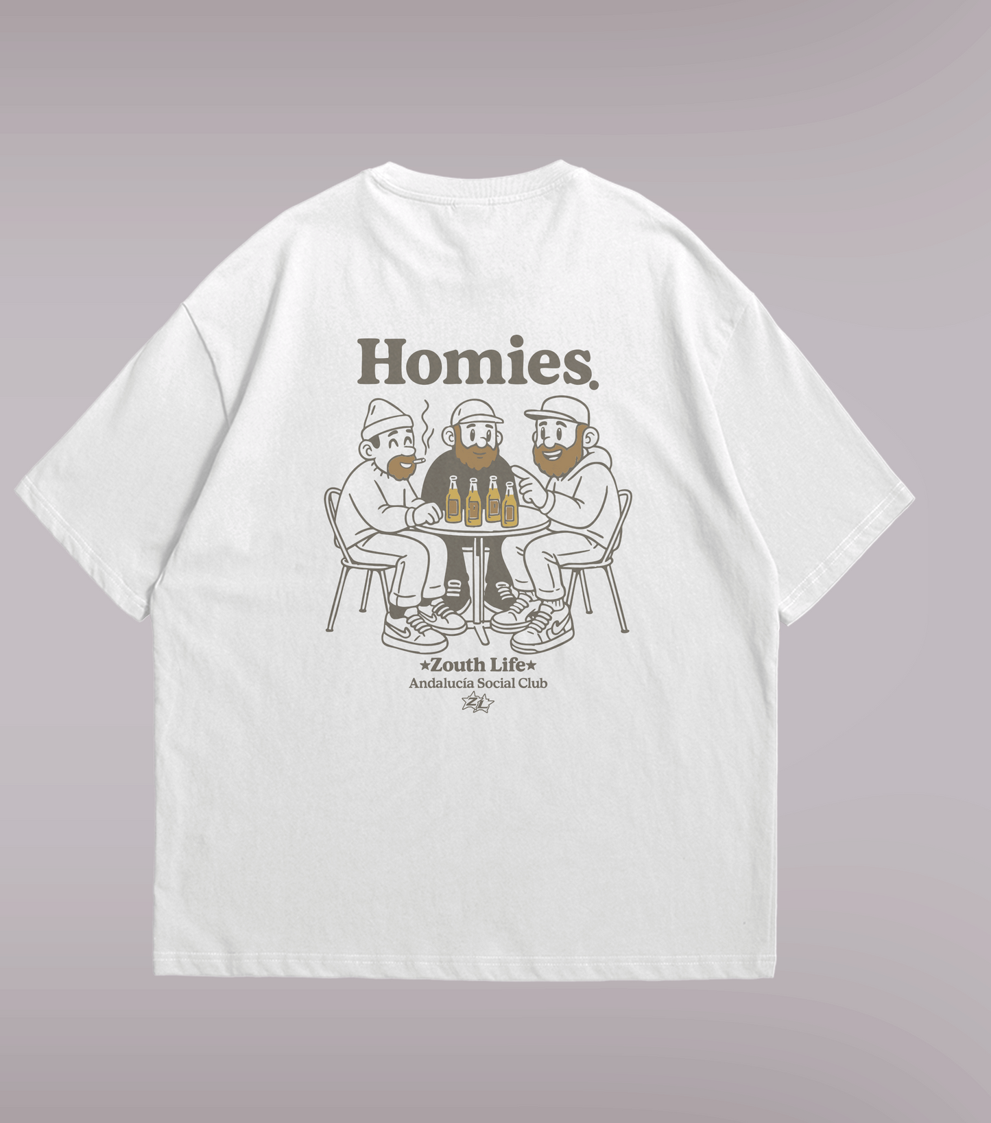 “Espalda camiseta oversize blanca con estampado grande ‘Homies.’ Zouth Life Andalucía Social Club”