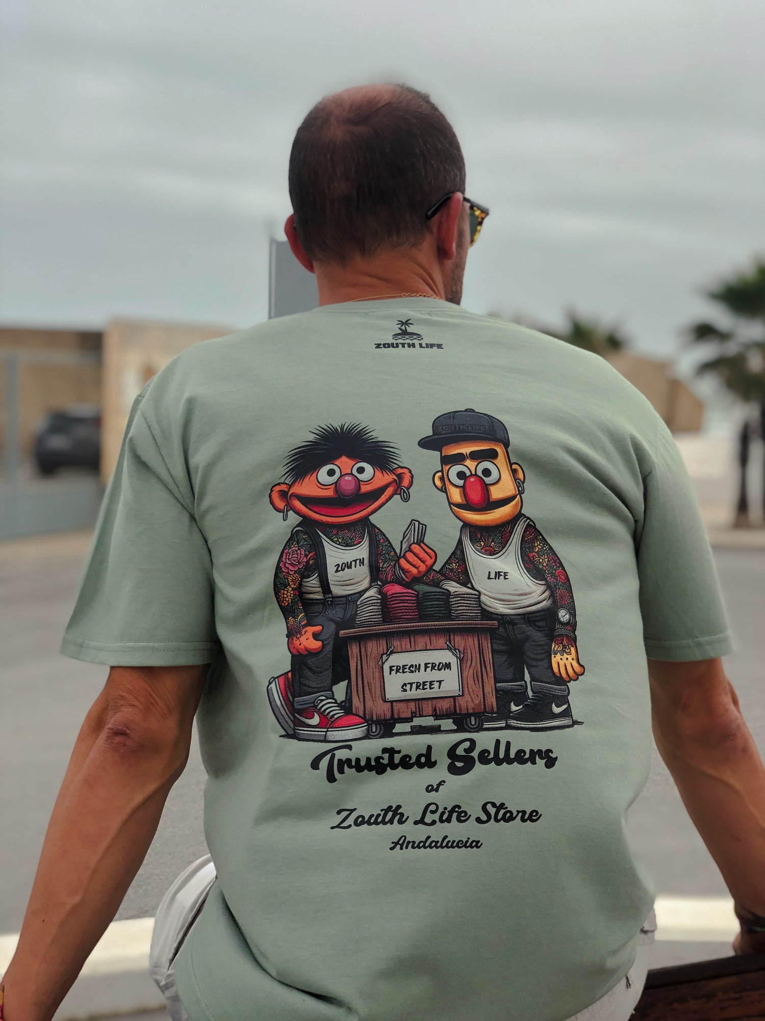 Camiseta Zouth Life con diseño Epi y Blas Trasero.