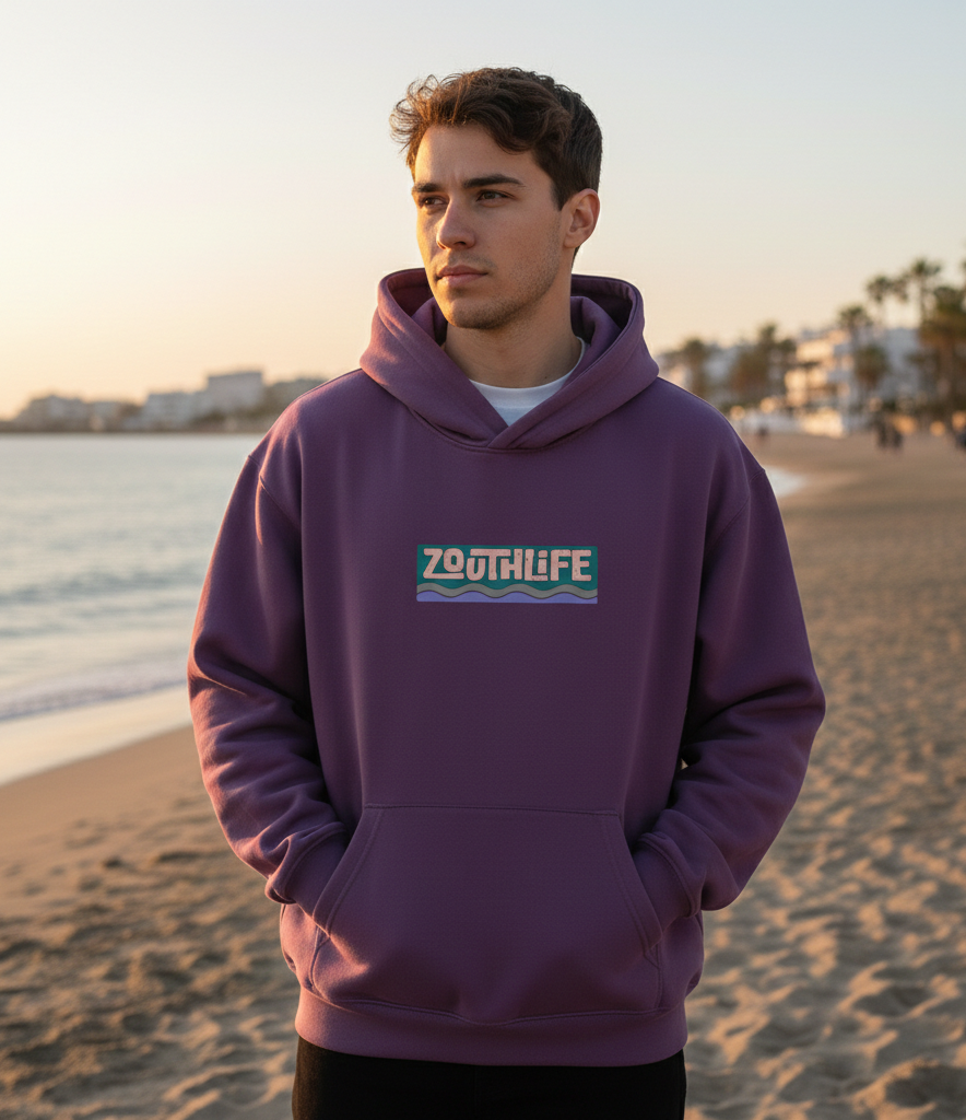 Sudadera Oversize Waves Berenjena, detalle del diseño de ondas frontal