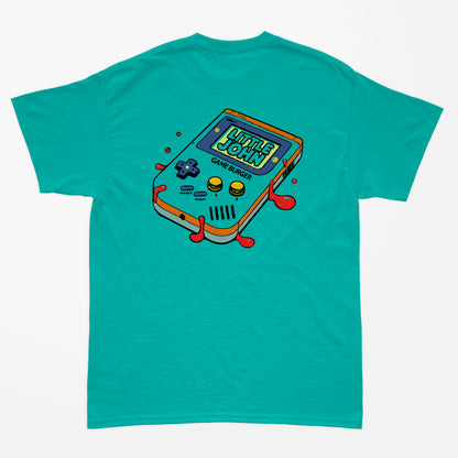 Camiseta azul caribe Zouthlife x Little John.Diseño trasero Game Burger inspirado en Game Boy con menú de hamburguesas Little John