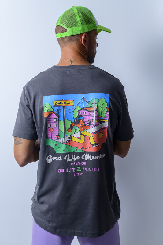 Camiseta gris Zouth Life con diseño urbano Street Life estampado en la espalda